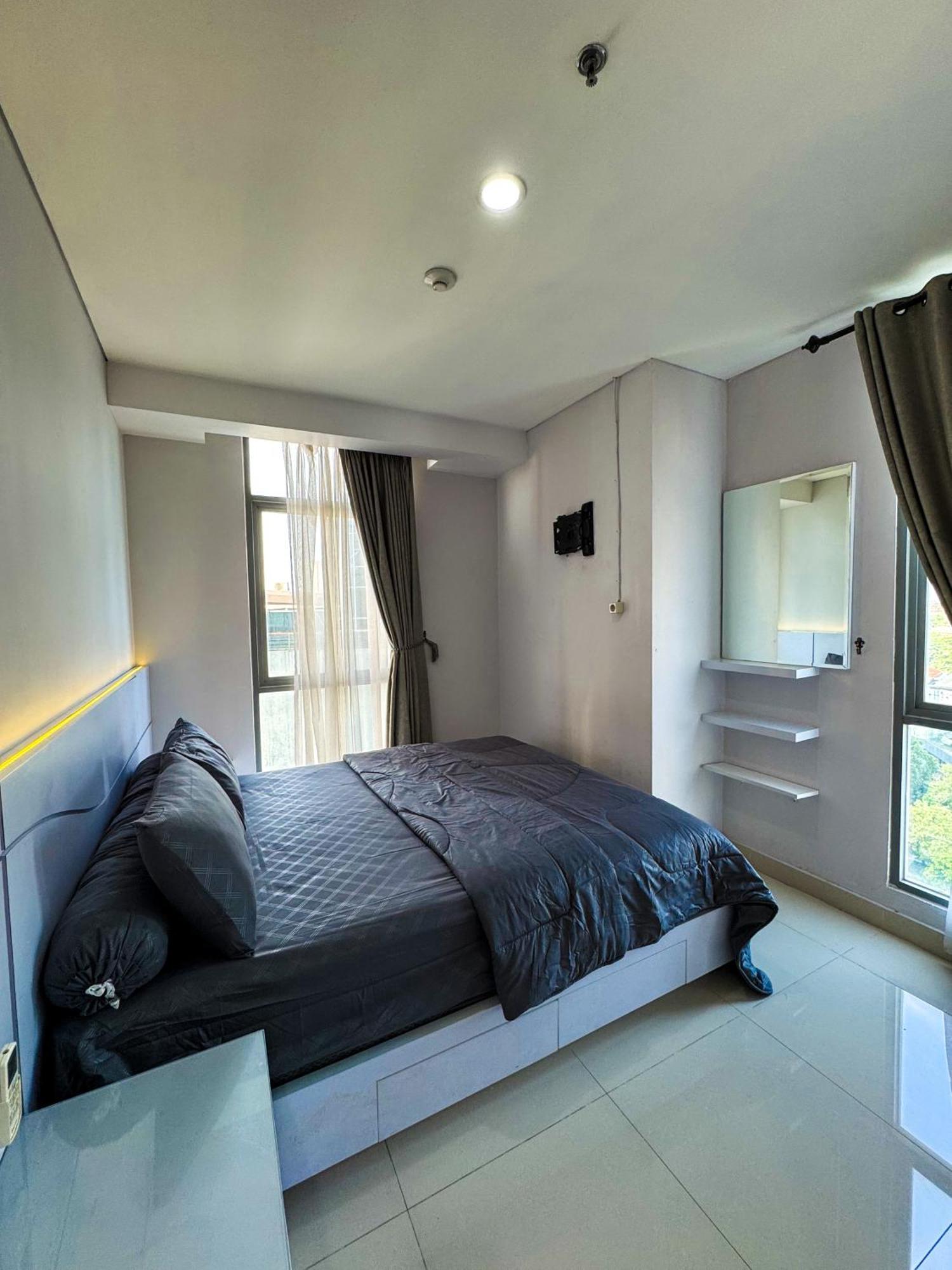 Pejaten Park 2br Abalone With Wi-fi & Pool By Damaresa * Jakarta