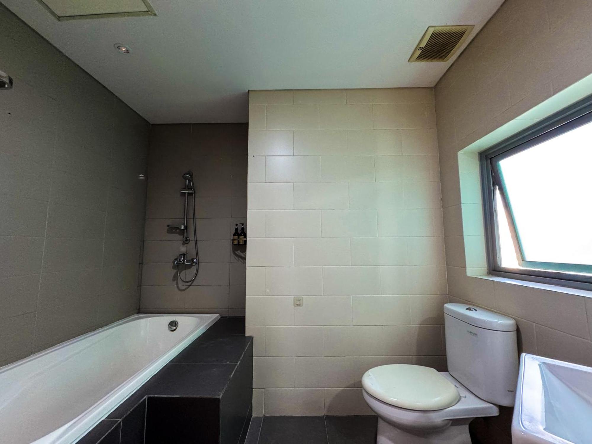 Pejaten Park 2br Abalone With Wi-fi & Pool By Damaresa Apartment Jakarta