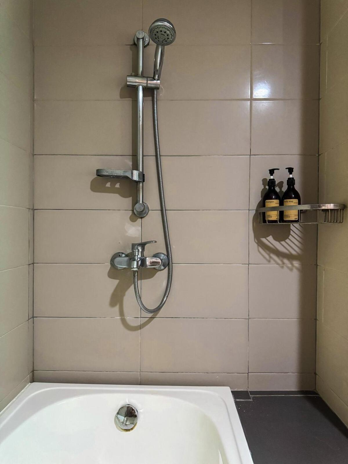 Apartment Pejaten Park 2br Abalone With Wi-fi & Pool By Damaresa *